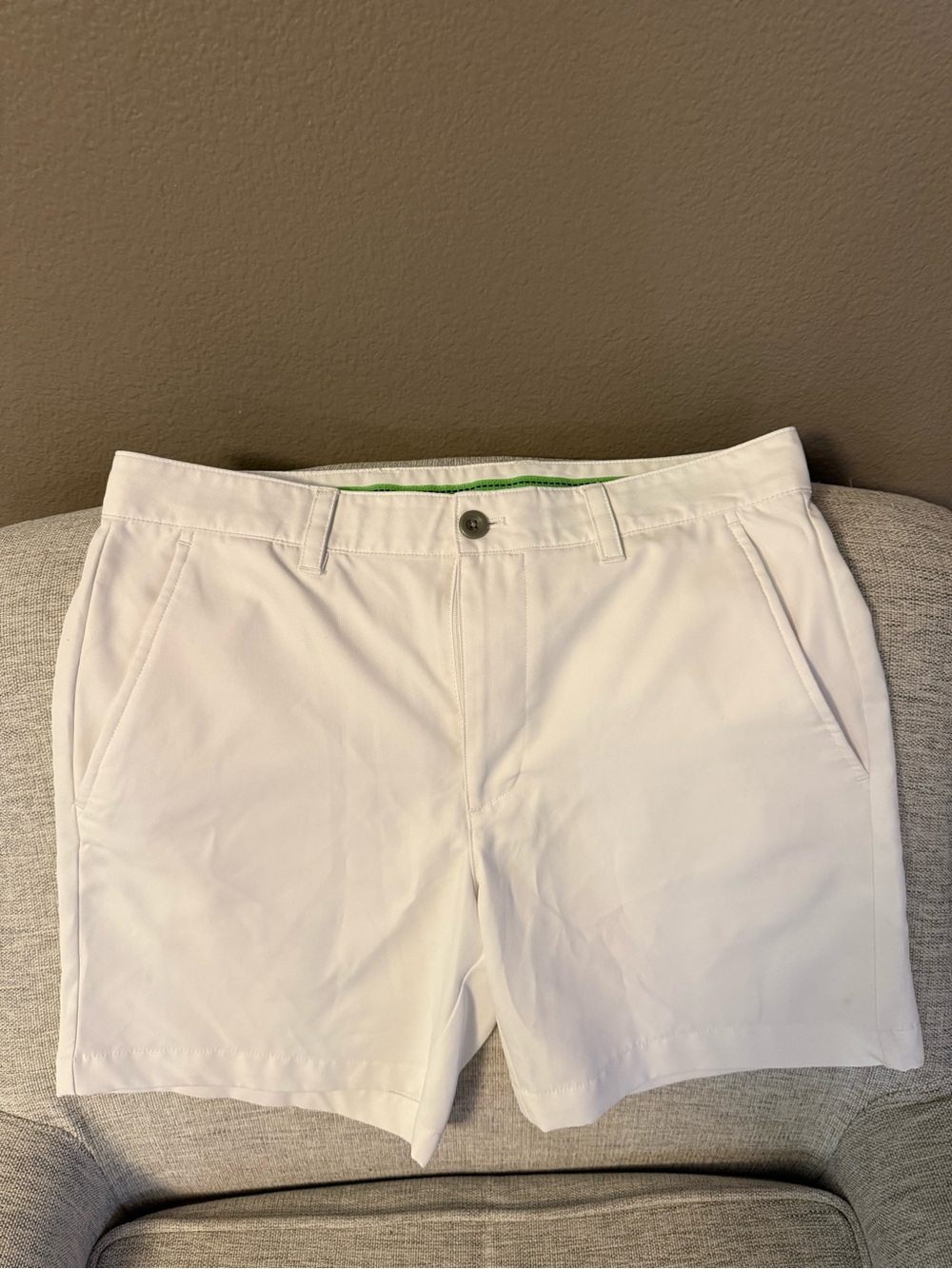 Men's White IZOD Golf Chino Shorts